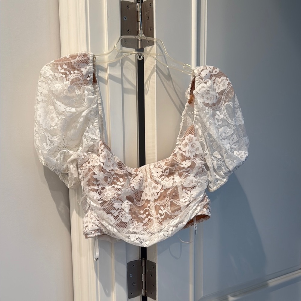 For love and lemons Lace Puff Sleeve Top
